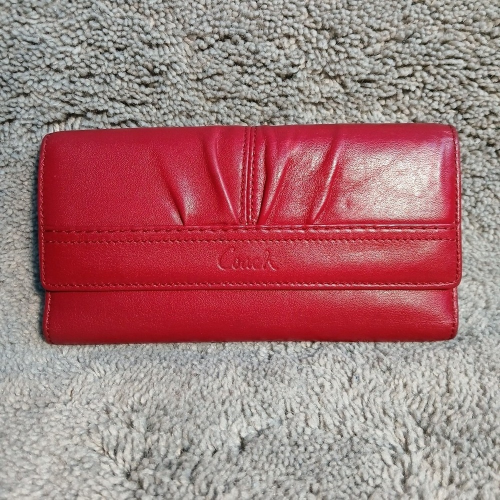 Vintage Coach Red Cranberry Soho Pleated Leather Trifold Slim Envelope Wallet